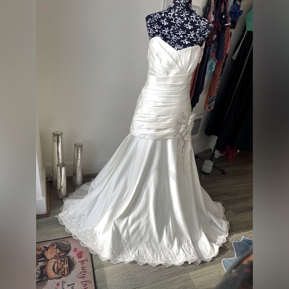 Eden Silver Wedding Dress - Picture 1 of 8
